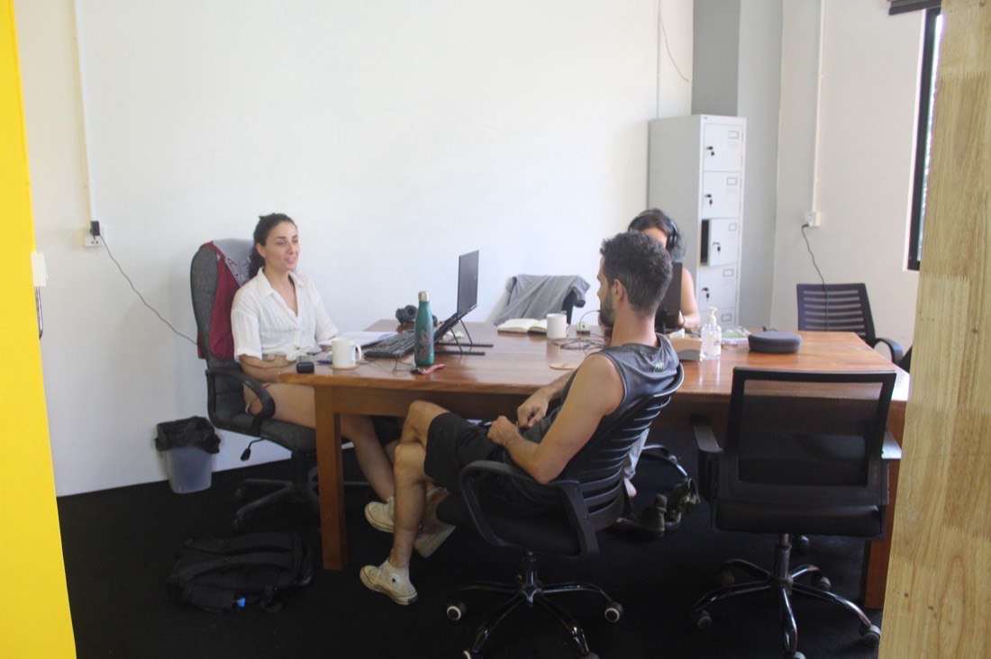 Quiet daytime coworking