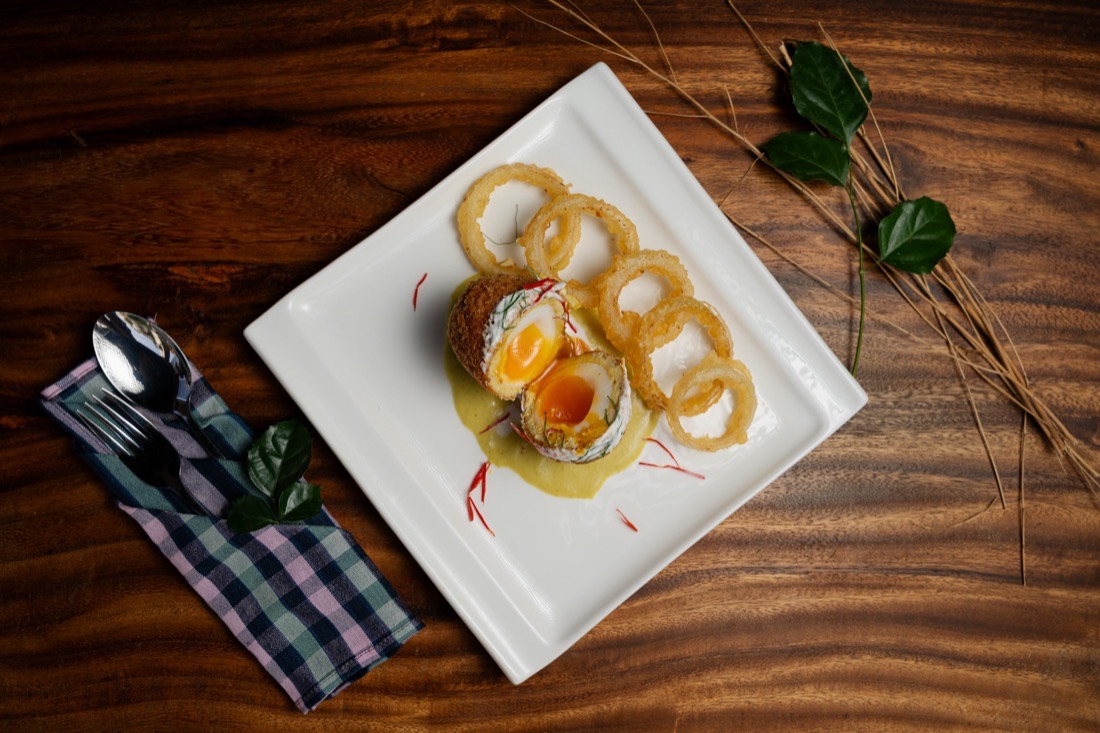 Amok scotch egg