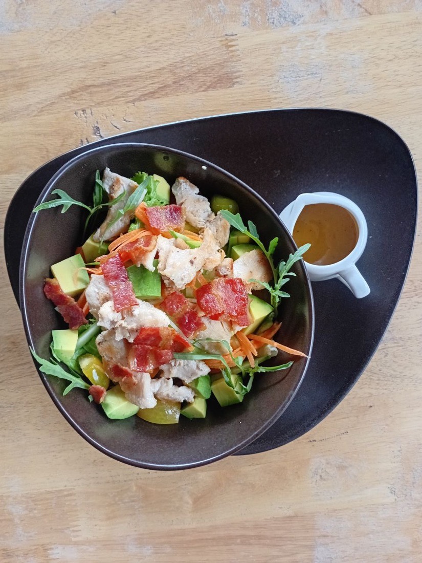 Chicken & avocado salad