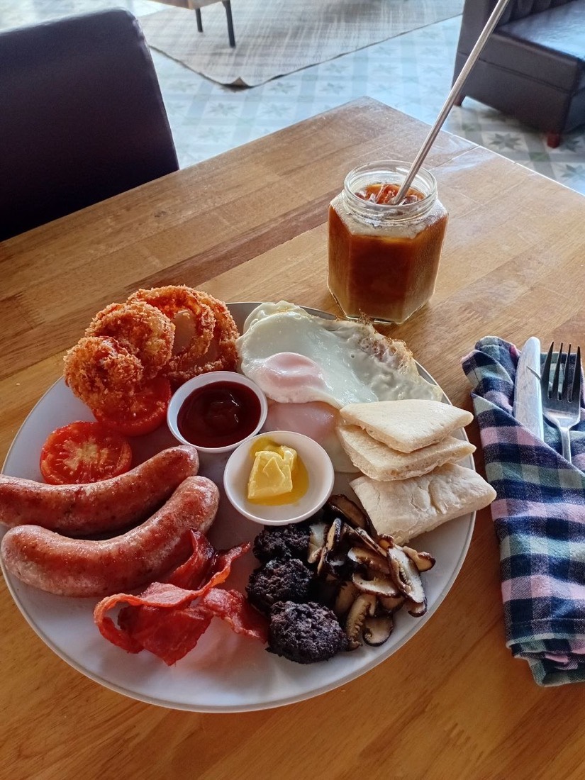 The Hungry Nomad breakfast